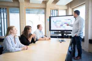 ok_yllyl_sarl__b250315742_forbes_indoor_photos011